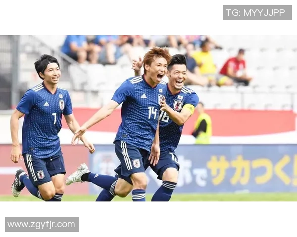 成都足球队团队协作深度解析与其他球队的对比研究