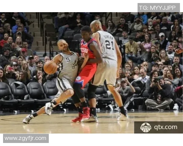 武汉篮球队配合问题引发热议球迷与专家各执己见探讨战术调整