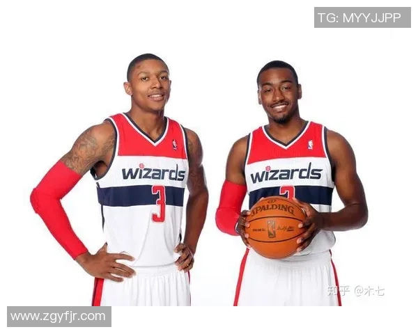 重庆羽毛球队防守体系解析与战术运用探讨