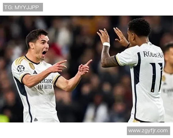 大哨牙足球明星的传奇之路与辉煌成就揭秘